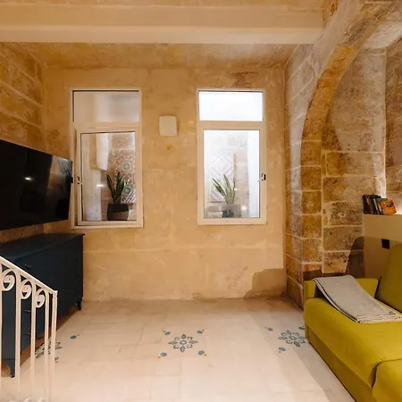 Ta' Dolor - Heritage Maisonette *